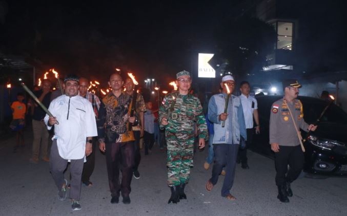 Malam Takbiran di Kota Perbatasan RI-RDTL, Wabup Belu Ikut Pawai dan Beri Pesan ini