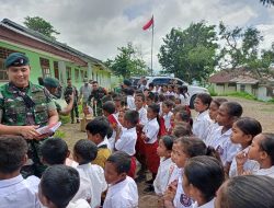 Dapat Bantuan Perlengkapan Sekolah, Pelajar di Perbatasan RI-RDTL; Terimakasih MPPI dan TNI