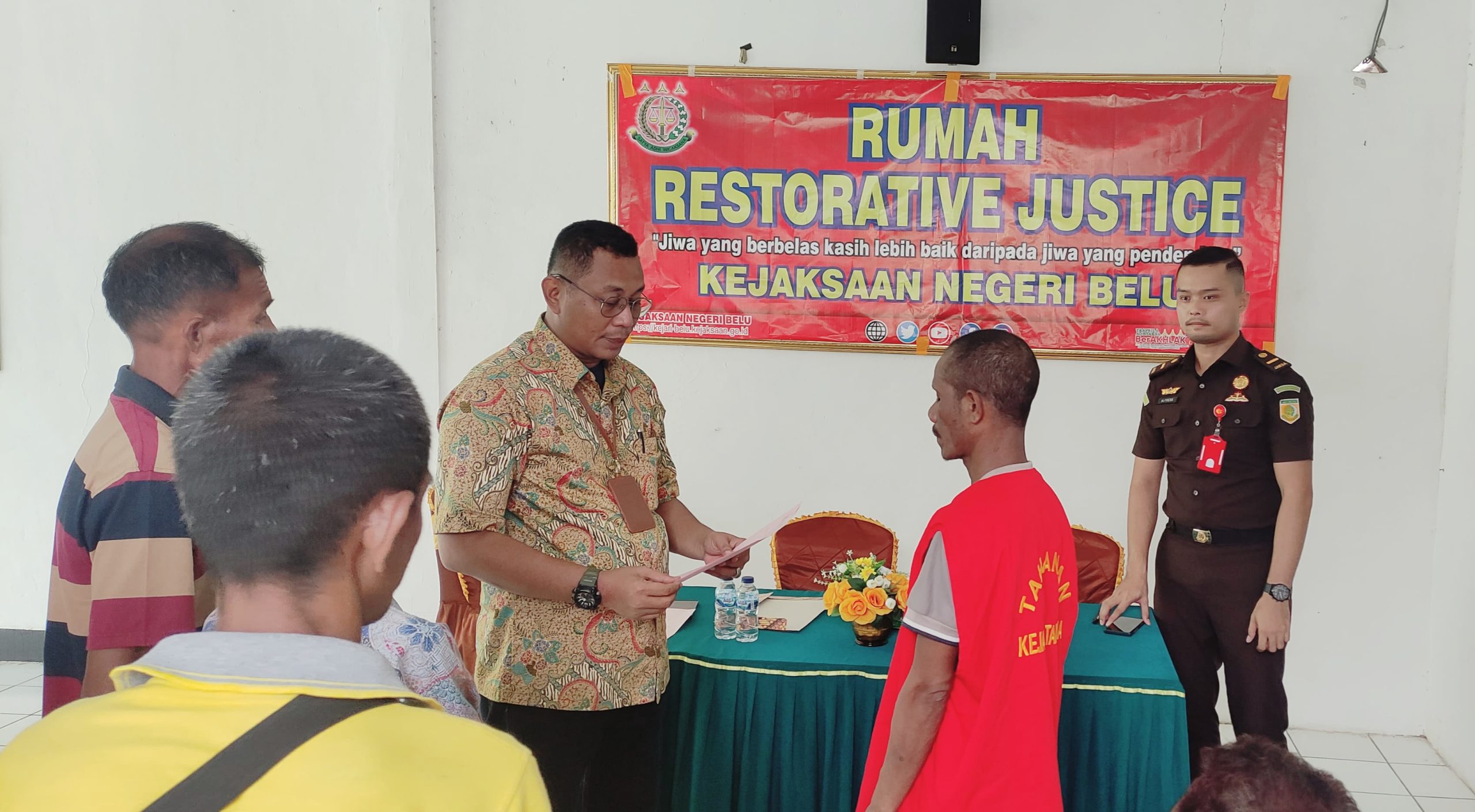 Kejari Belu Kembali Bebaskan Tersangka Kasus Penganiayaan Lewat Jalur Restorative Justice